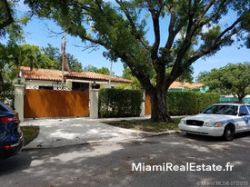 BRICKELL ESTATES
