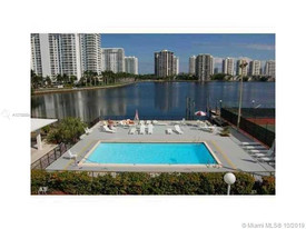 COMMODORE PLAZA CONDO